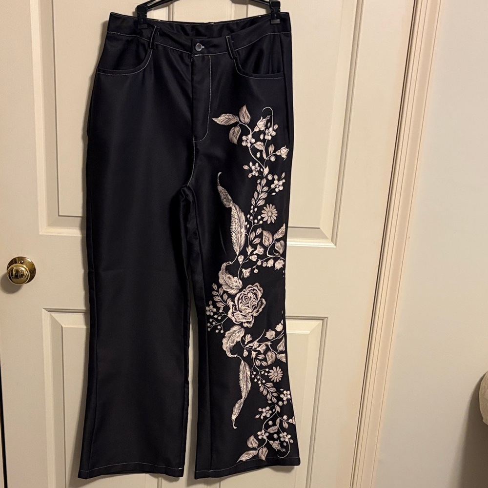 Floral printed Black polyester/spandex pants